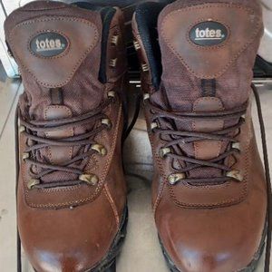 Totes Leather Hiking/Winter boots, Insulated and Waterproof 10 1/2 Medium